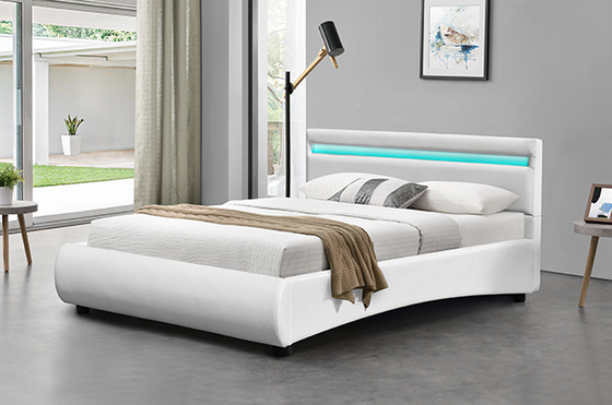 LED হালকা কার্ভ আকৃতির সঙ্গে OEM সাদা পু চামড়া বিছানা ফ্রেম